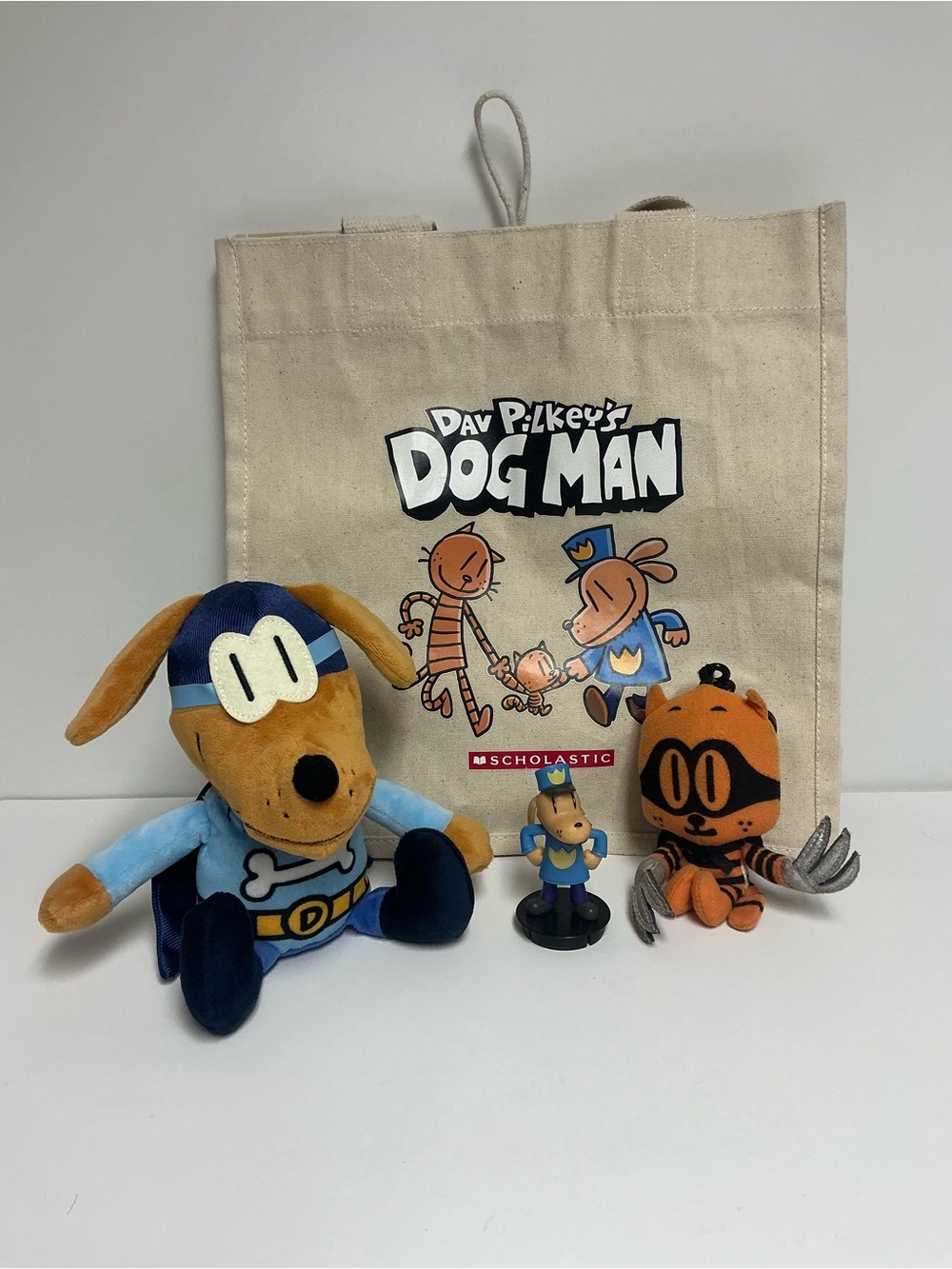 Scholastic Dog Man Plush & Tote Bag Set with Petey the Cat Clip